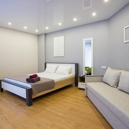 New Studio In The City Center - Mykoly Khvylovoho Str 5-2 Kharkov Luaran gambar