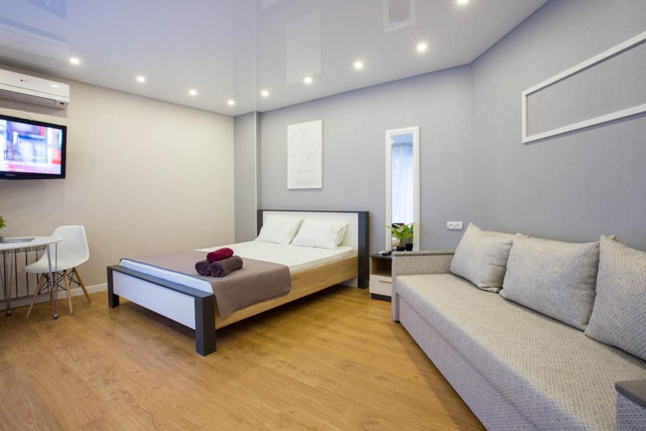 New Studio In The City Center - Mykoly Khvylovoho Str 5-2 Kharkov Luaran gambar