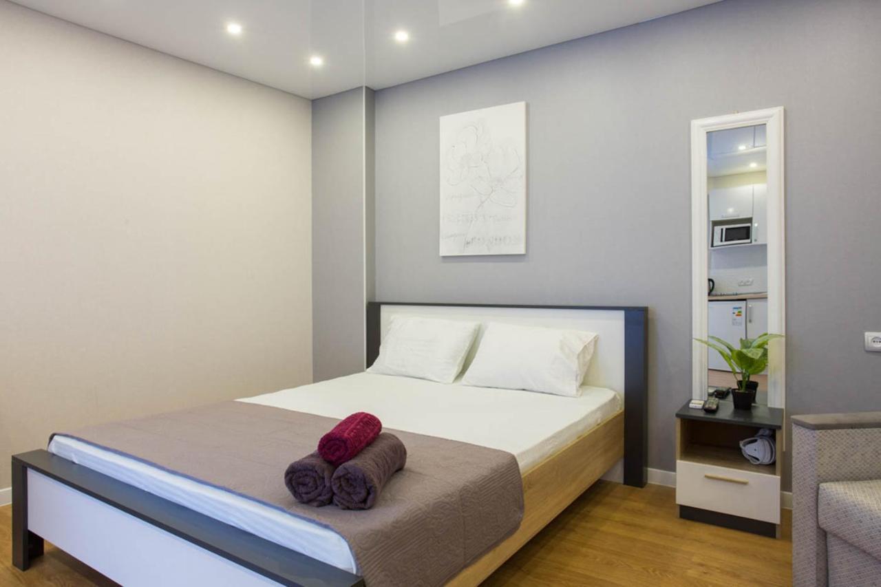 New Studio In The City Center - Mykoly Khvylovoho Str 5-2 Kharkov Luaran gambar